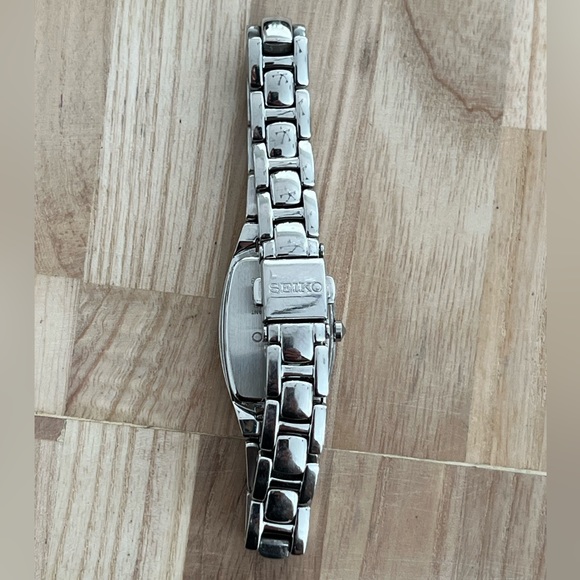 Seiko Solar Ladies Watch Stainless Bracelet Rectangular Black Dial - Picture 11 of 14